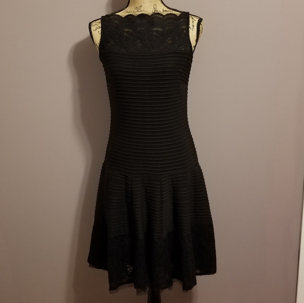 Dress - Picture 2 of 8